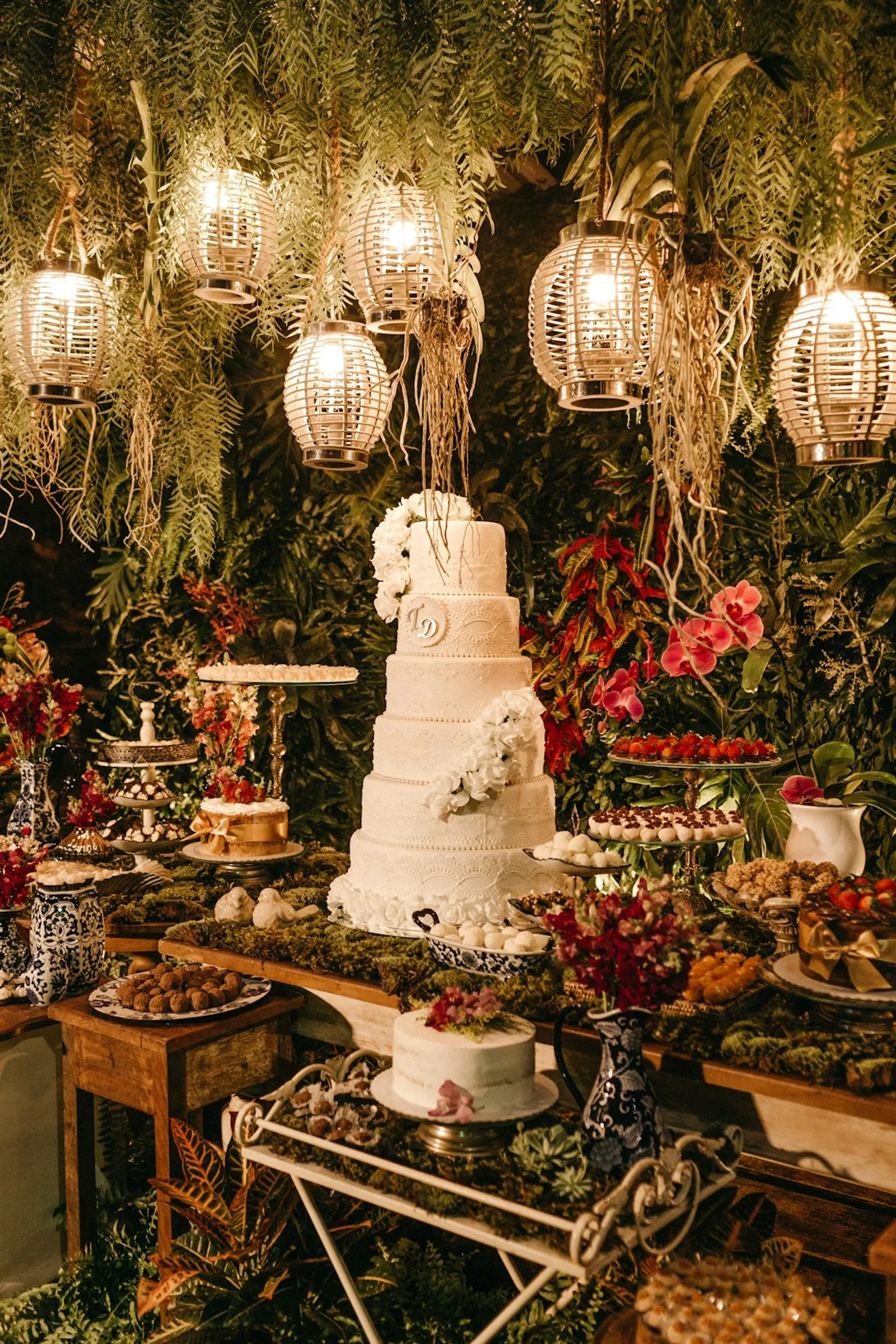 Top Wedding Food Trends for 2023Illustration