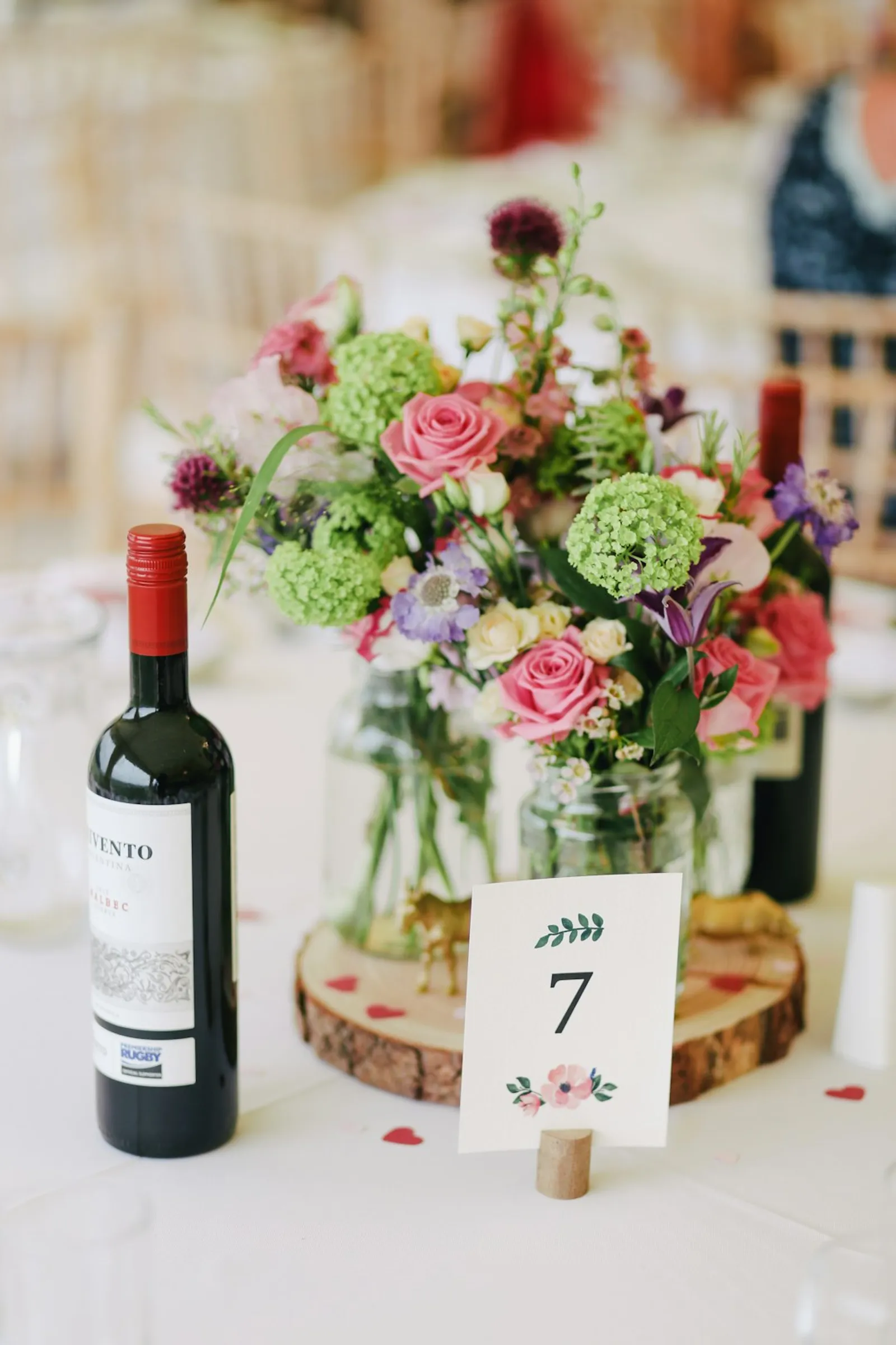 Ultimate Guide to Pairing Wine with Your Wedding MenuIllustration