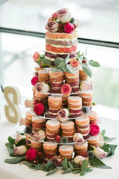 Decoding Wedding Dessert Trends: Sweets That ImpressIllustration