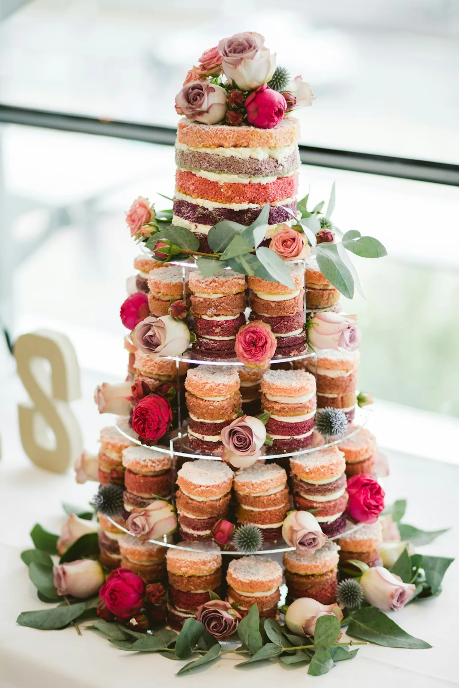 Decoding Wedding Dessert Trends: Sweets That Impress Illustration